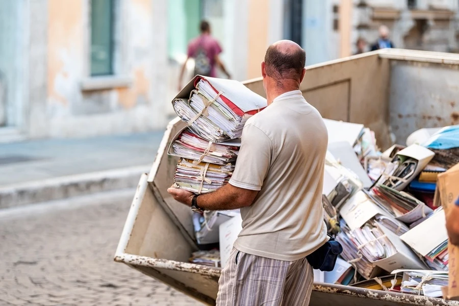 How Junk Removal Services Handle Large And Bulky Items Safely in Marietta, GA How Junk Removal Services Handle Large And Bulky Items Safely in Marietta, GA